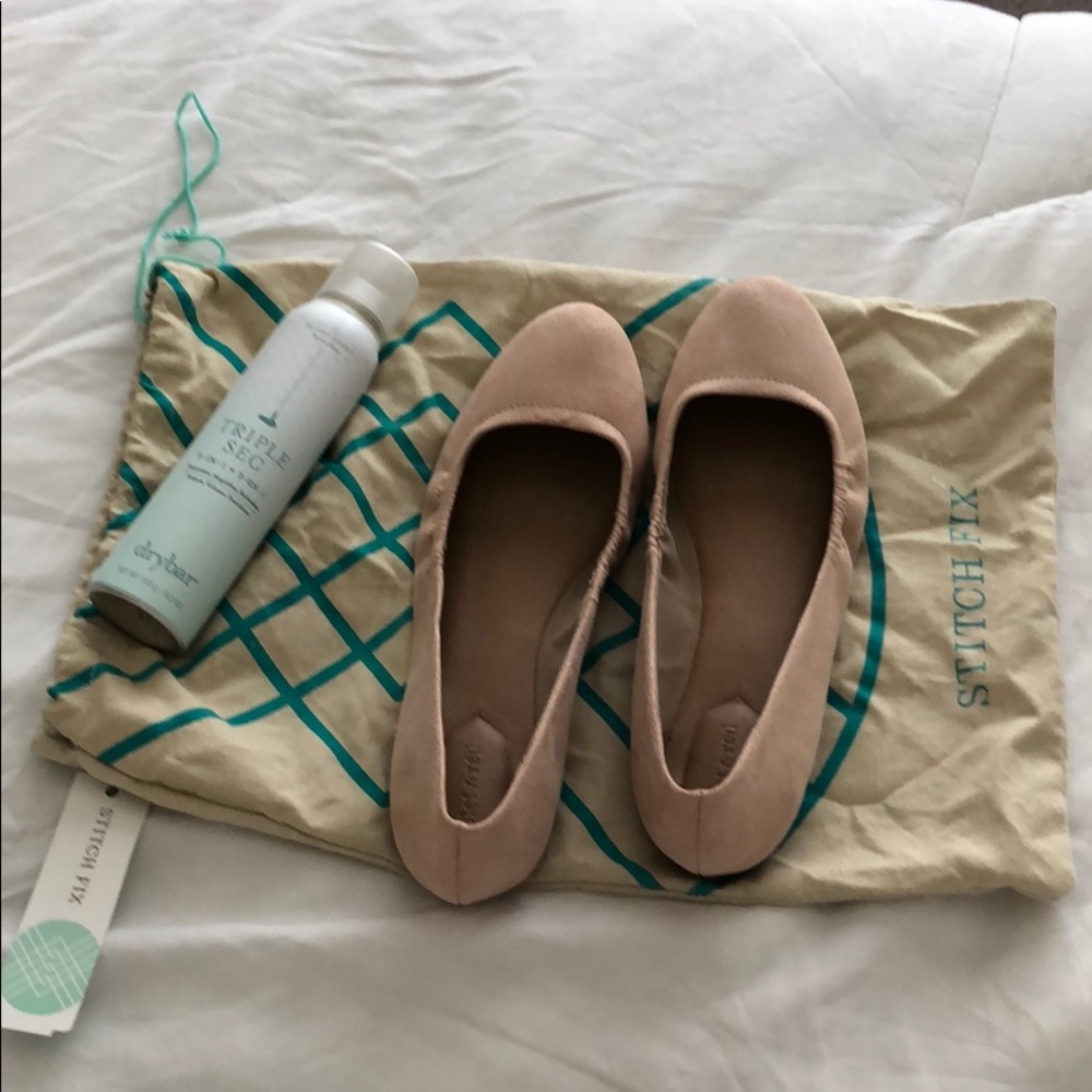 Blush slipper with dust bag